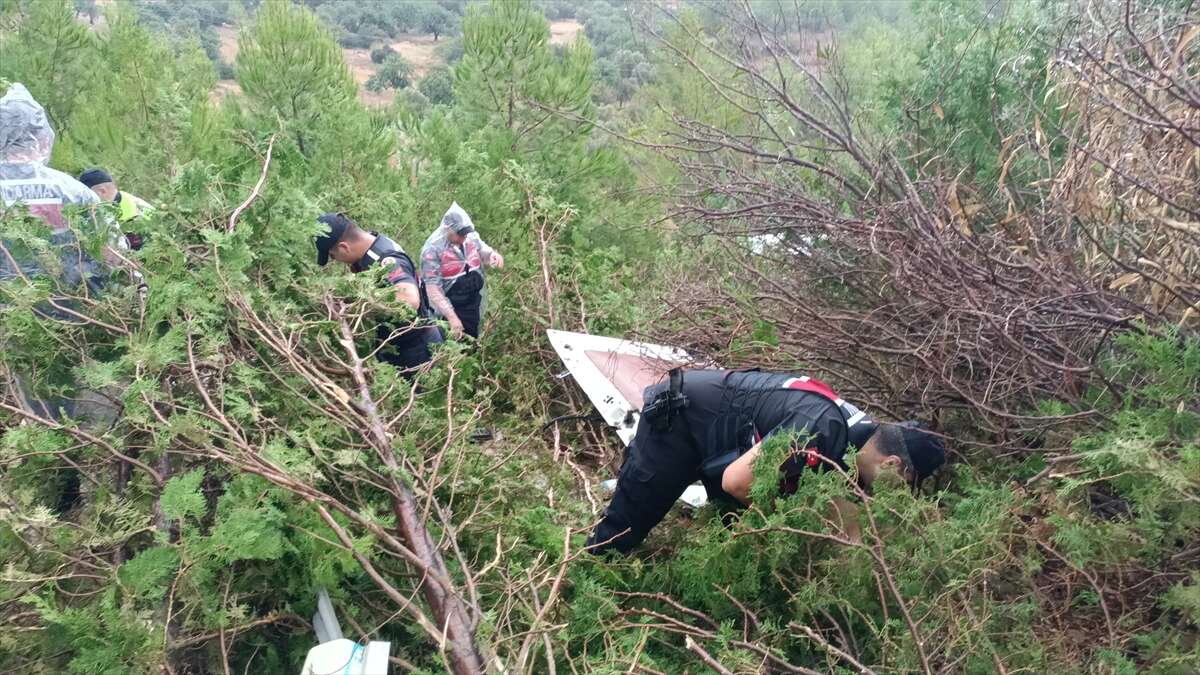 Yolcu minibüsü uçuruma yuvarlandı! 17 kişi yaralandı 1
